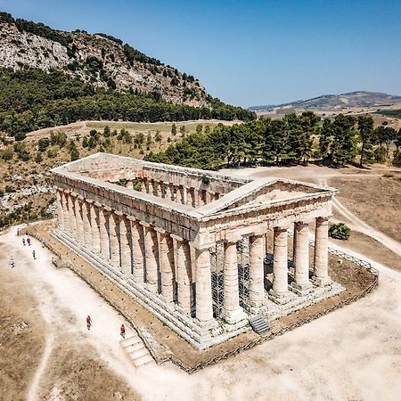 Helimos Bed&Breakfast Segesta Temple-Castellammare กาลาตาฟีมี ภายนอก รูปภาพ