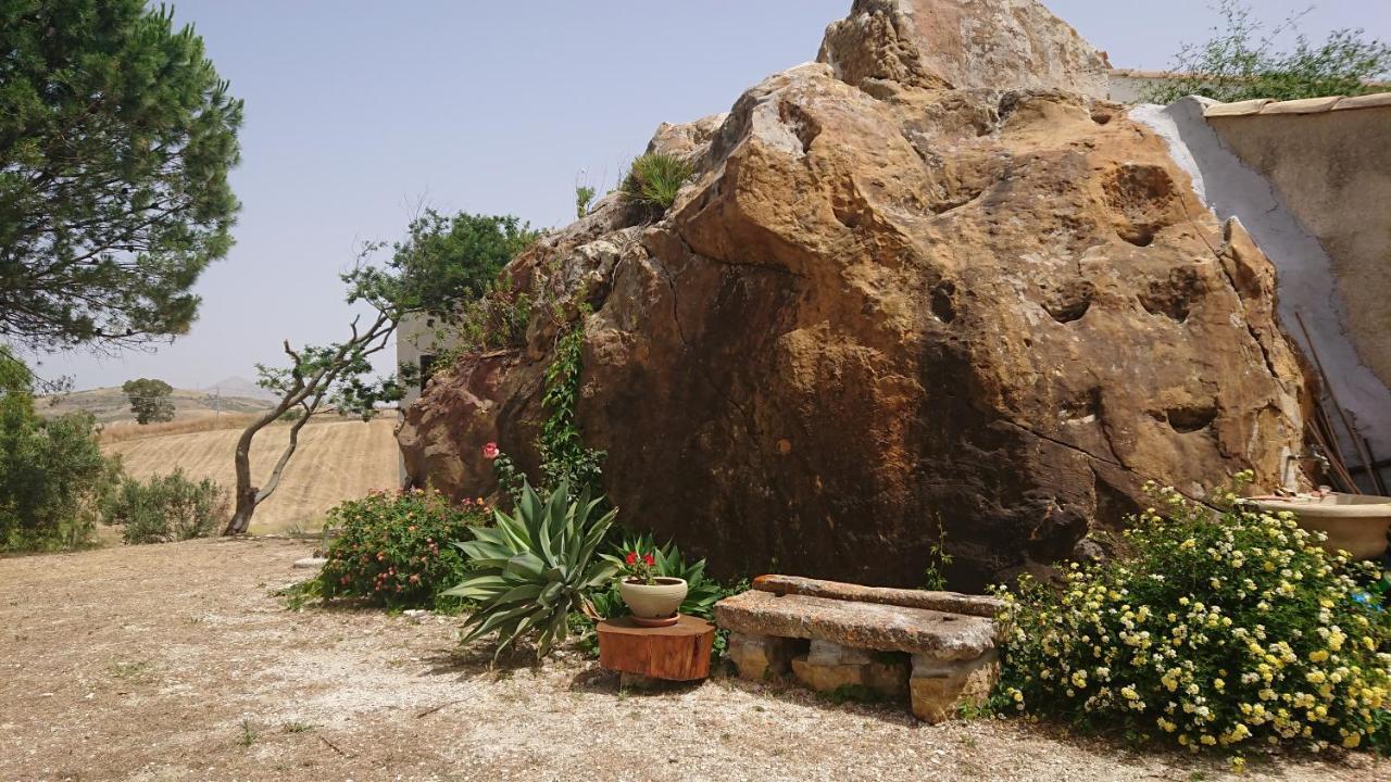 Helimos Bed&Breakfast Segesta Temple-Castellammare กาลาตาฟีมี ภายนอก รูปภาพ