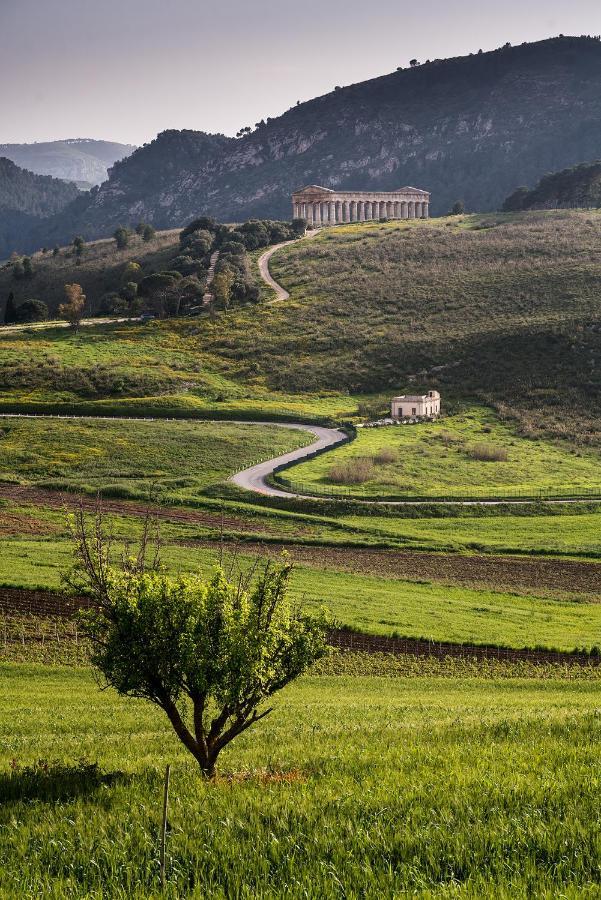 Helimos Bed&Breakfast Segesta Temple-Castellammare กาลาตาฟีมี ภายนอก รูปภาพ