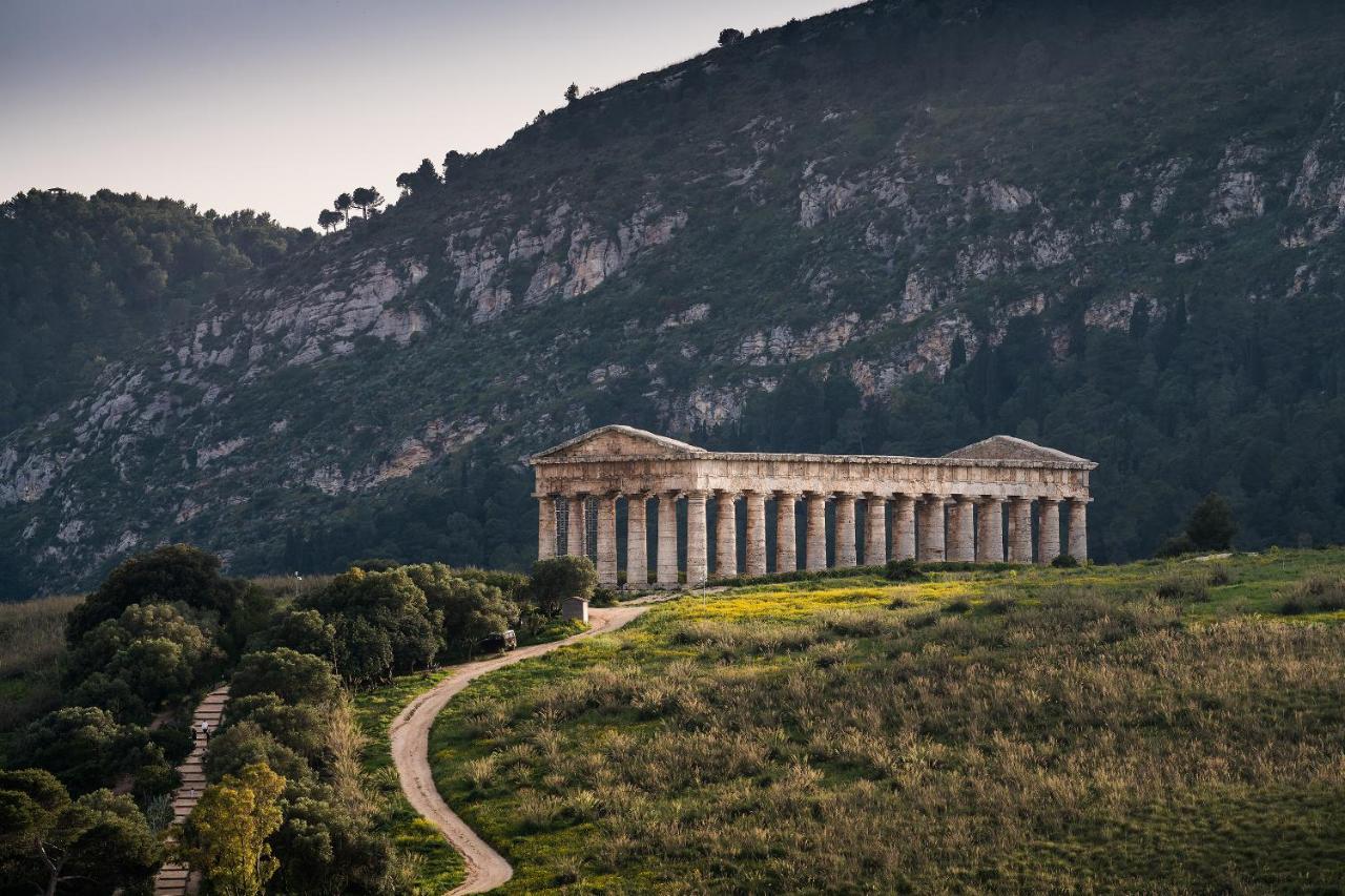 Helimos Bed&Breakfast Segesta Temple-Castellammare กาลาตาฟีมี ภายนอก รูปภาพ